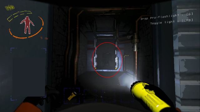 Lethal Company: Guía de supervivencia de Bracken 8 Los ojos de un Bracken desde lejos.