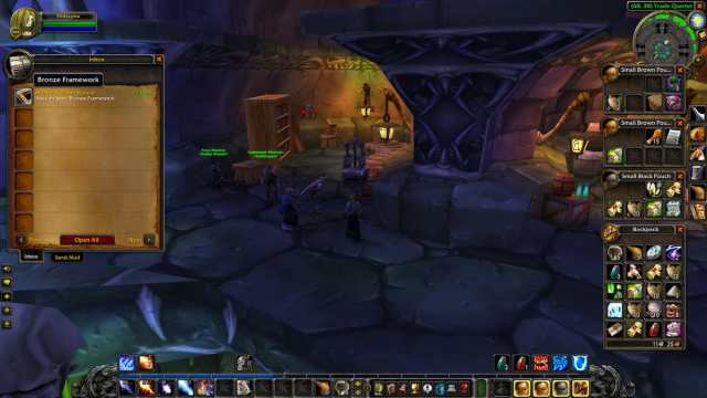 Marco de bronce en el buzón del jugador. 