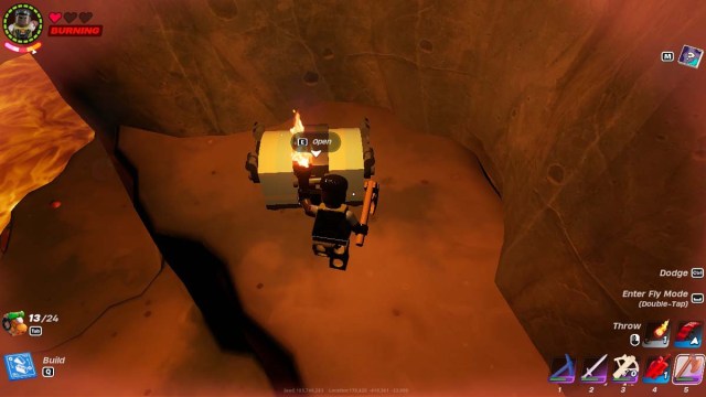 Descubriendo un cofre blanco en Lego Fortnite