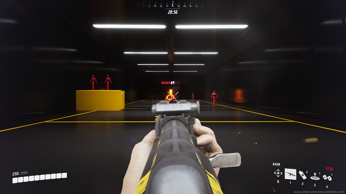 Apuntando con la mira de un rifle de asalto disparando a un muñeco de práctica rojo en Las Finales.