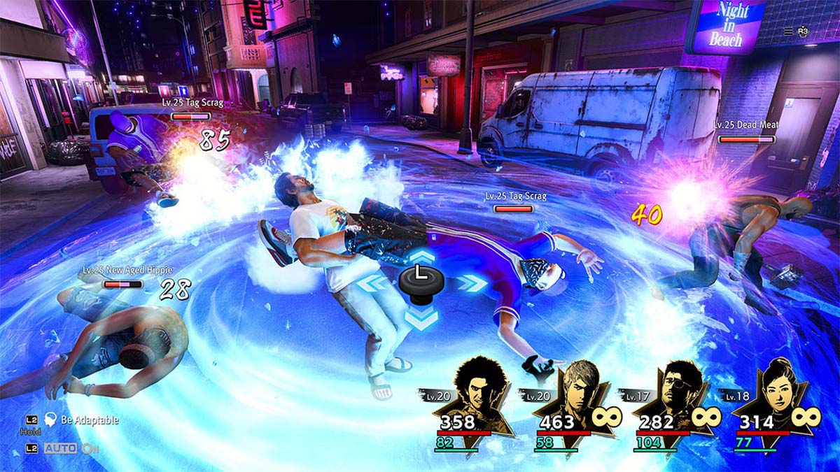 Ichiban usa un ataque mágico contra matones callejeros en Like a Dragon: Infinite Wealth