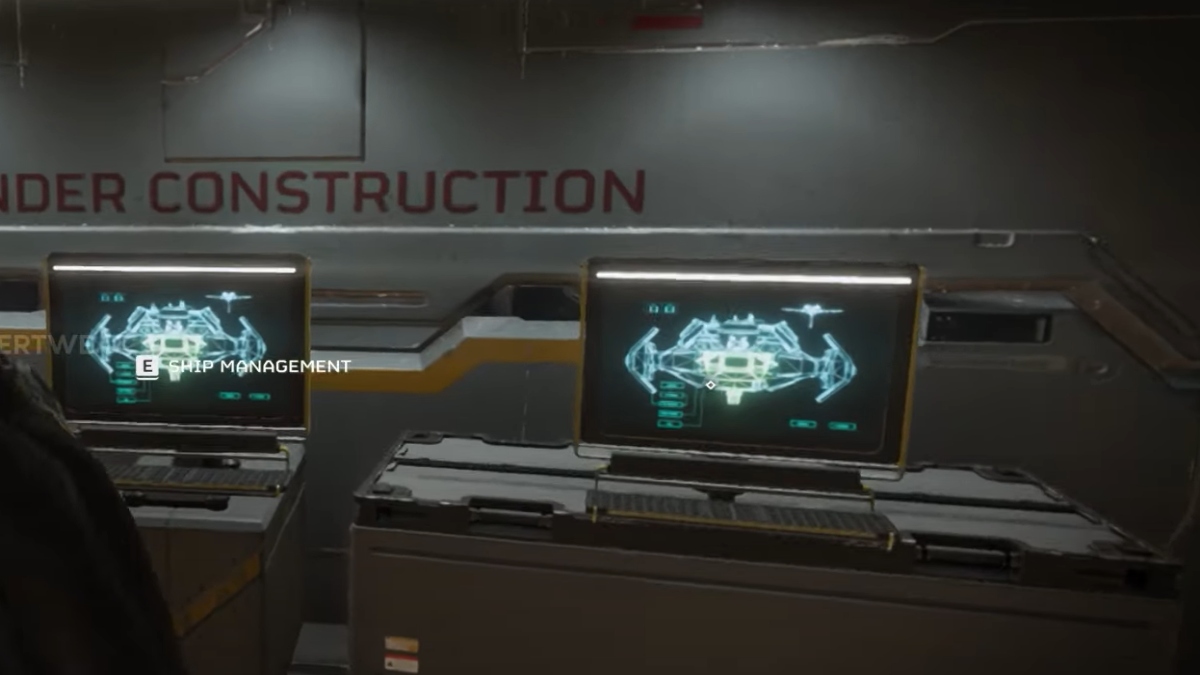 dos terminales de computadora en un barco