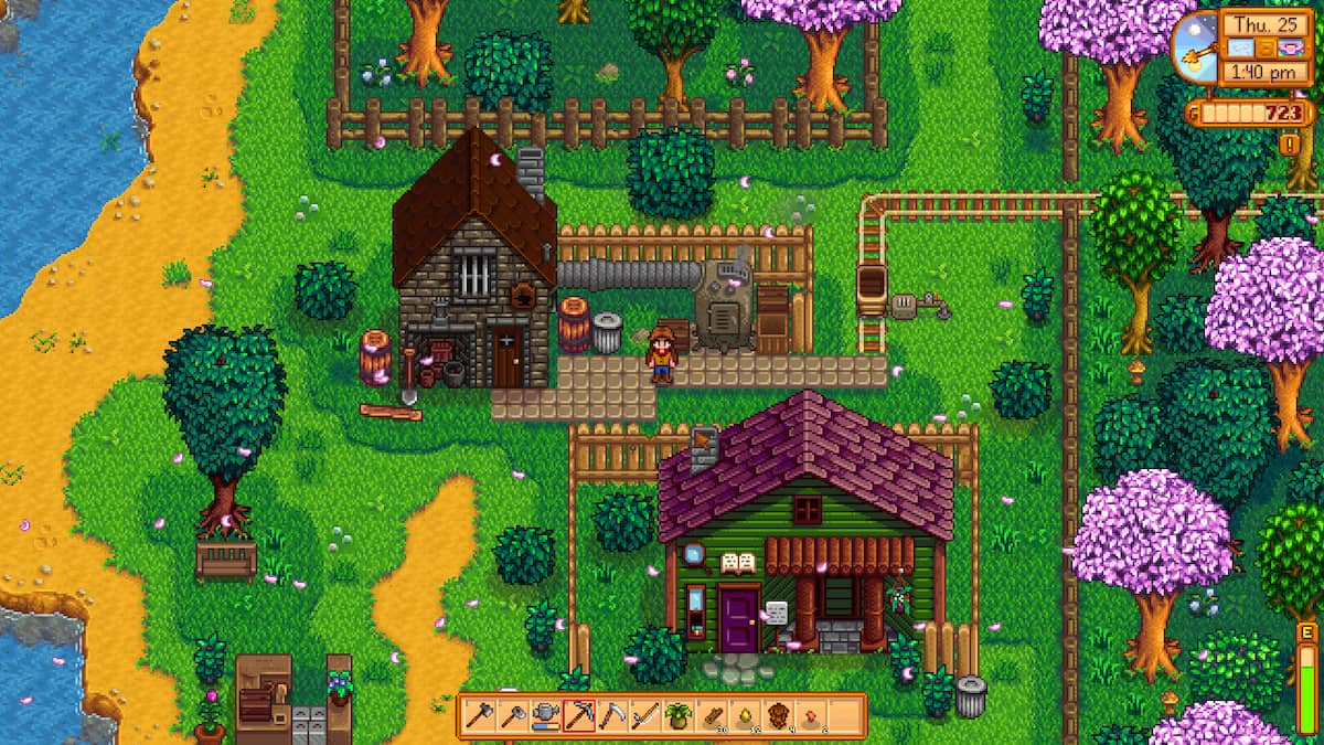 Fuera de la herrería con equipo pesado.