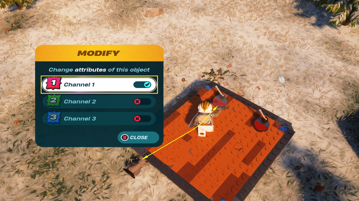 Cambio de programación del reproductor, menú de modificación en la pantalla con el canal 1 resaltado en amarillo con una marca de verificación que indica que está encendido, el canal 2 y el canal 3 con un hacha que indica que están apagados