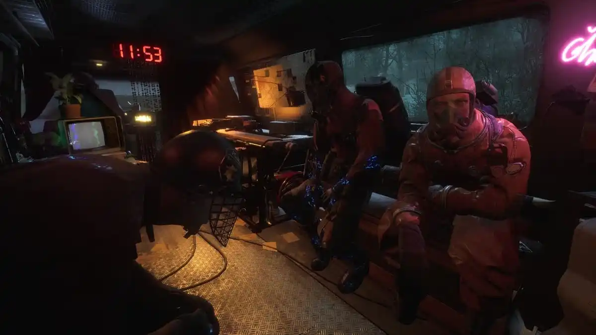 Cazadores que se dirigen a su cacería en Midnight Ghost Hunt