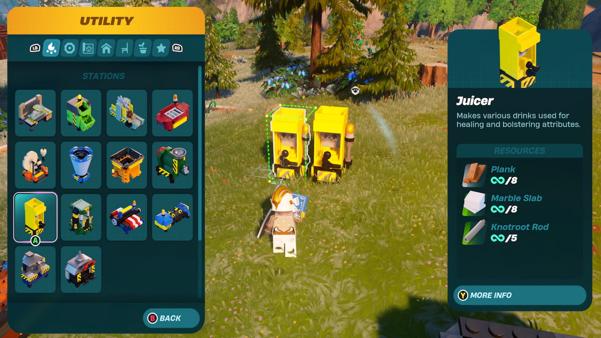 El menú de construcción se abre con la selección de Juicer y los materiales necesarios que se muestran a la derecha.