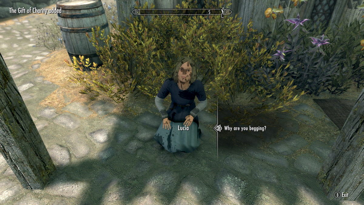 Todos los niños adoptables en Skyrim 13 Lucía arrodillada en el suelo afuera de The Bannered Mare Inn en Whiterun