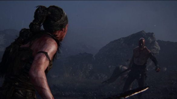 Senua facing slaver with swords for combat in Senua