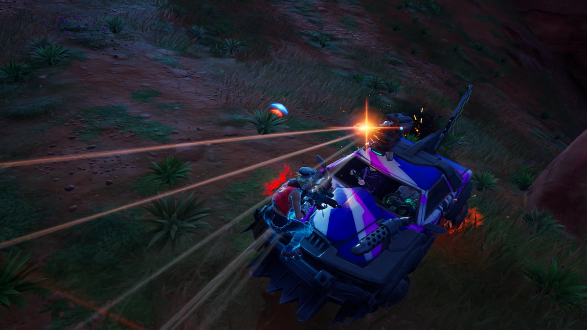 Saltar sobre el coche de un enemigo en Fortnite para entrar por el techo