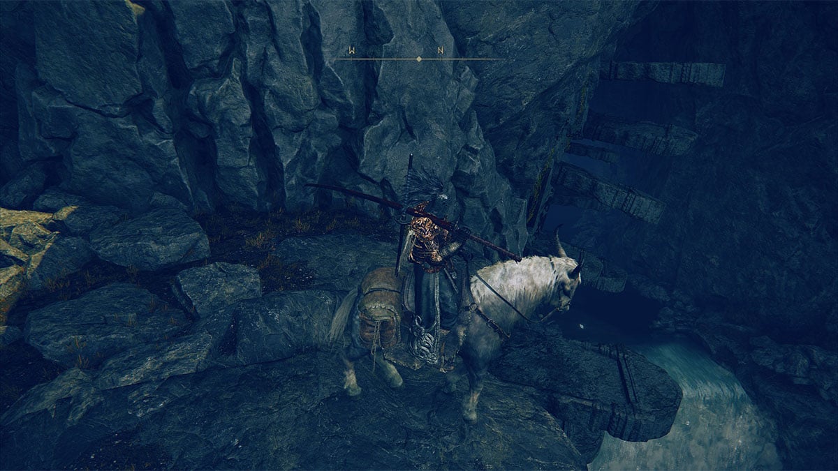 El camino de la cascada que conduce a la Gran Katana de Rakshasa en Elden Ring Shadow of the Erdtree