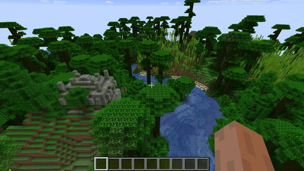 Templo de la selva cerca del río en Minecraft