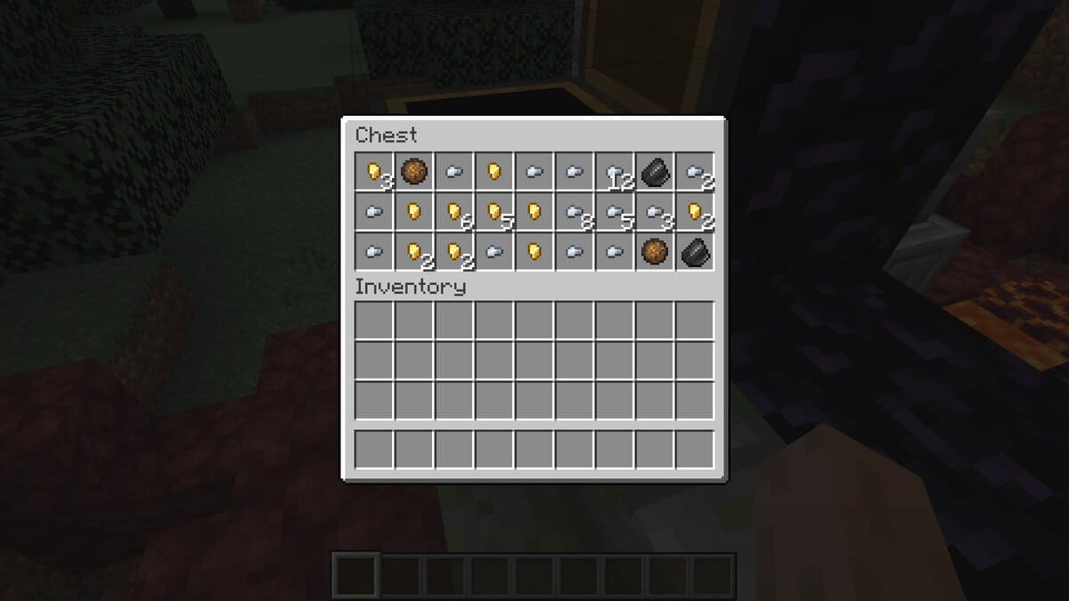 Cofre lleno de pepitas de oro y plata en Minecraft