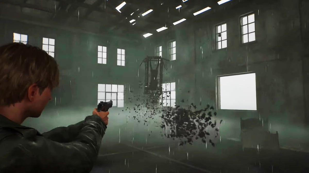 Silent Hill 2 Remake James disparando Moth Swarm Silent Hill 2 Remake