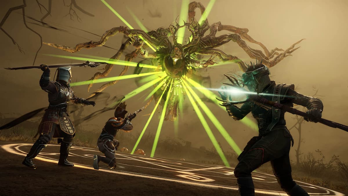 Tres jugadores que luchan contra Baalphazu, el jefe del evento Nightveil Hallow, usando armas mágicas mientras una gran entidad parecida a una planta emite energía verde brillante.