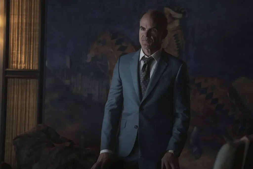 Michael Kelly in „Der Pinguin“.