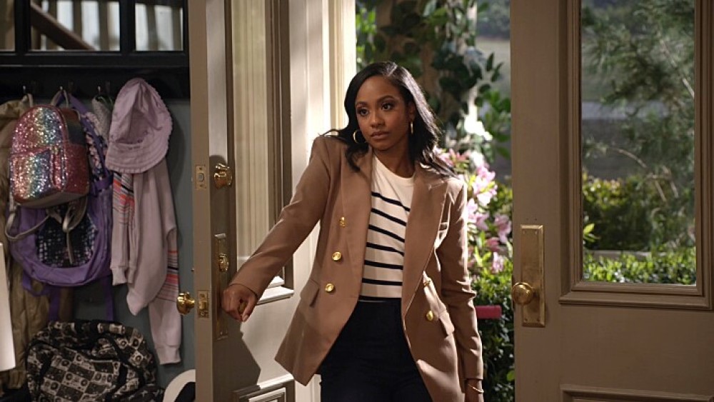 पिताजी के घर पर बस्टी जैक्सन