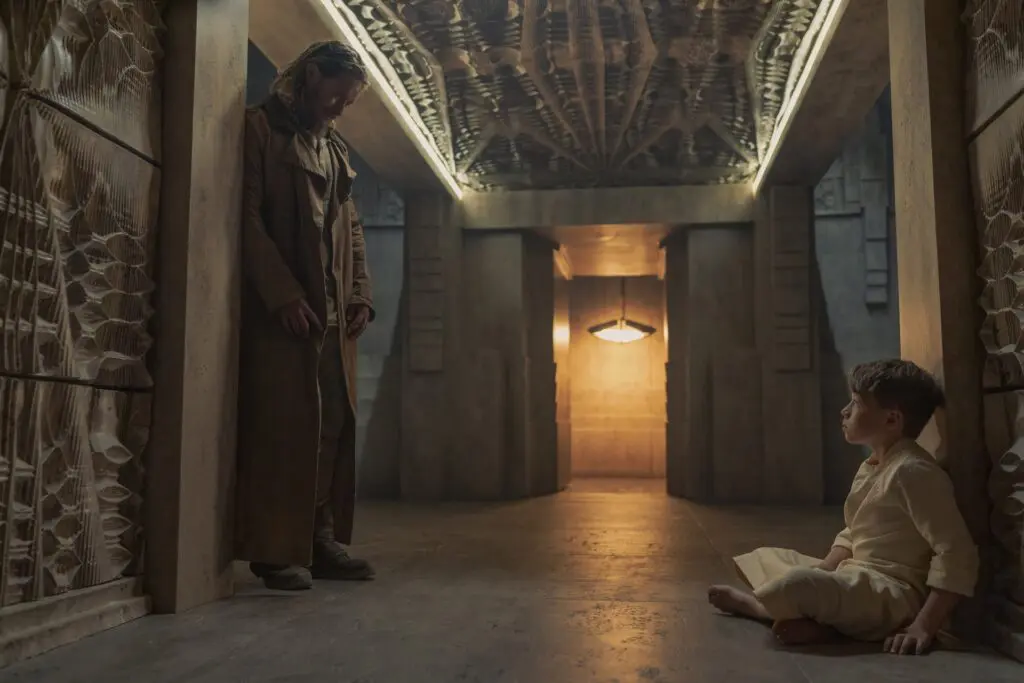 ड्यून: प्रोफेसी में ट्रैविस फिमेल और चार्ली हॉडसन प्रायर