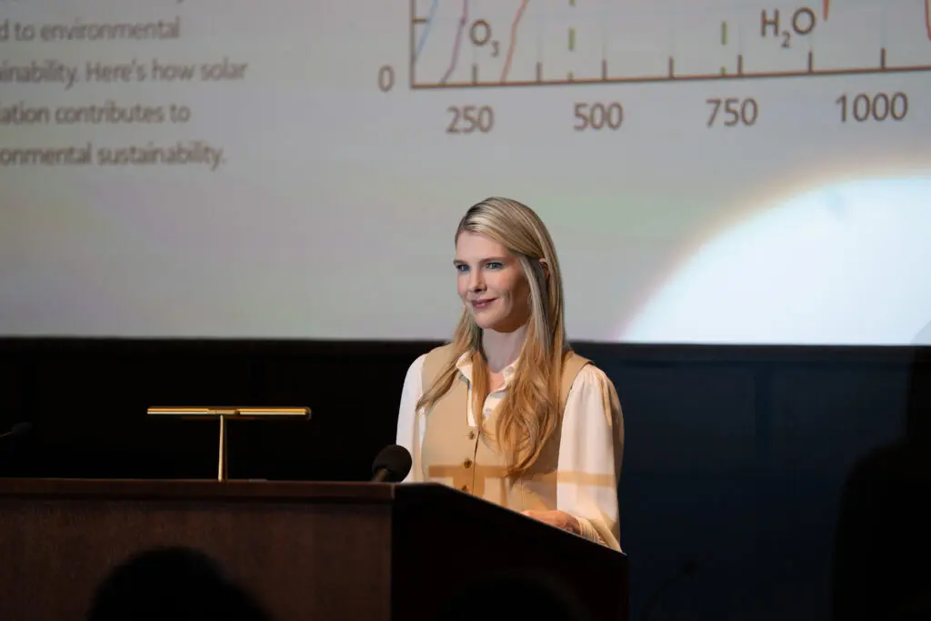 संकुचन में लिली राबे