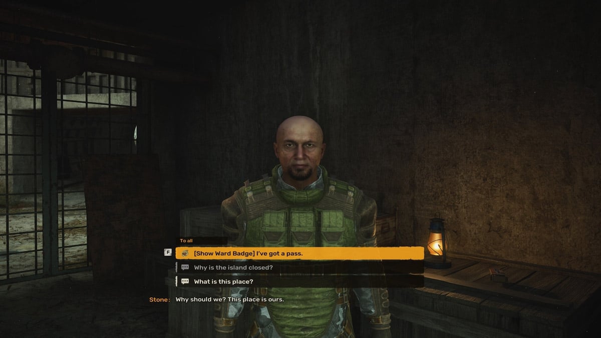 Skif mostrando Ward Badge para pasar Stone y entrar a la base Noontide en Stalker 2 en Stalker 2