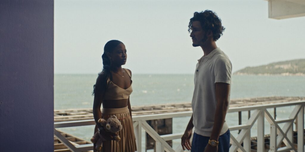 Shernet Swearine und PJ Thwaites in Get Millie Black