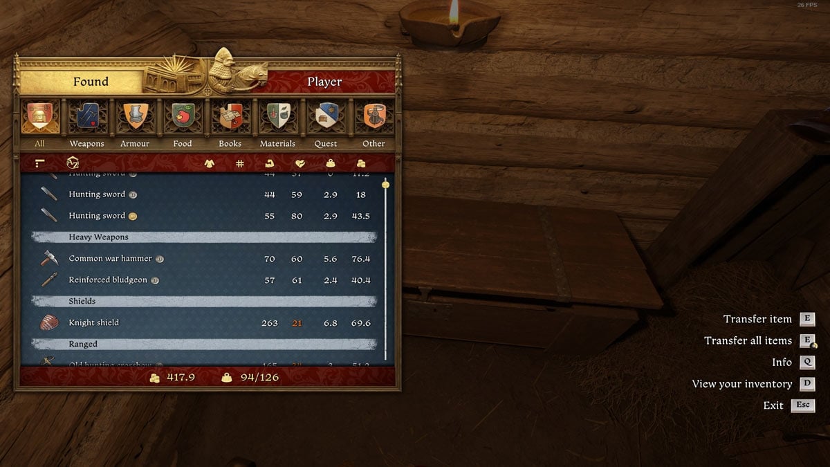 Un jugador que accede al cofre de almacenamiento en Kingdom Come Deliverance 2