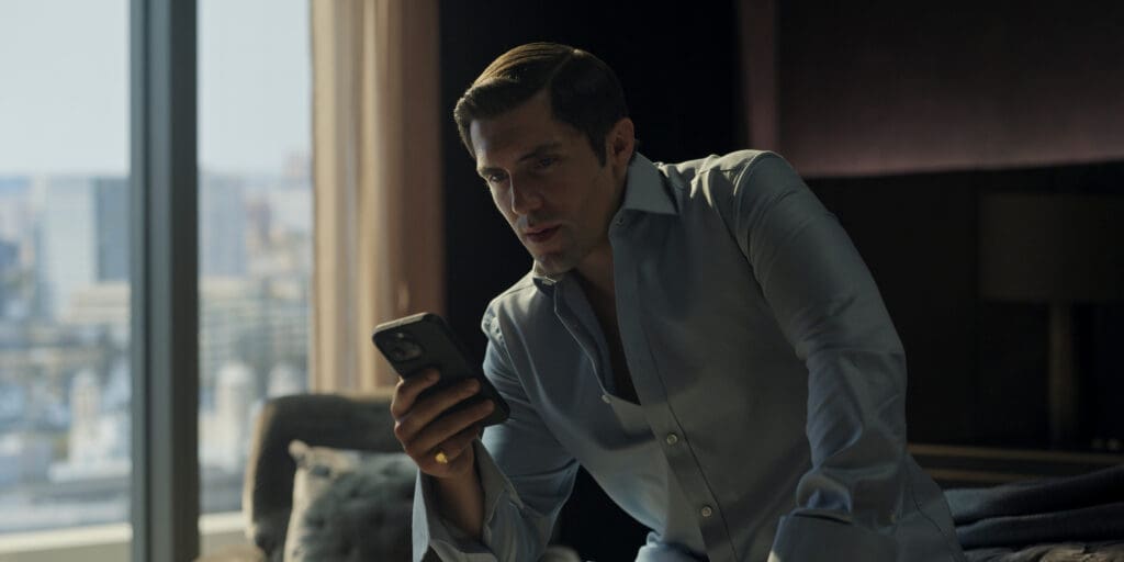 सरफेस सीज़न 2 में फिल डंस्टर