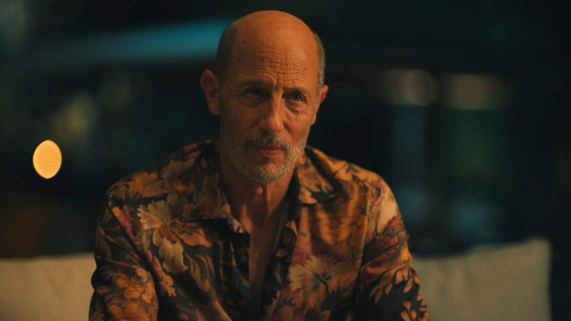 Jon Gries in The White Lotus Season 3