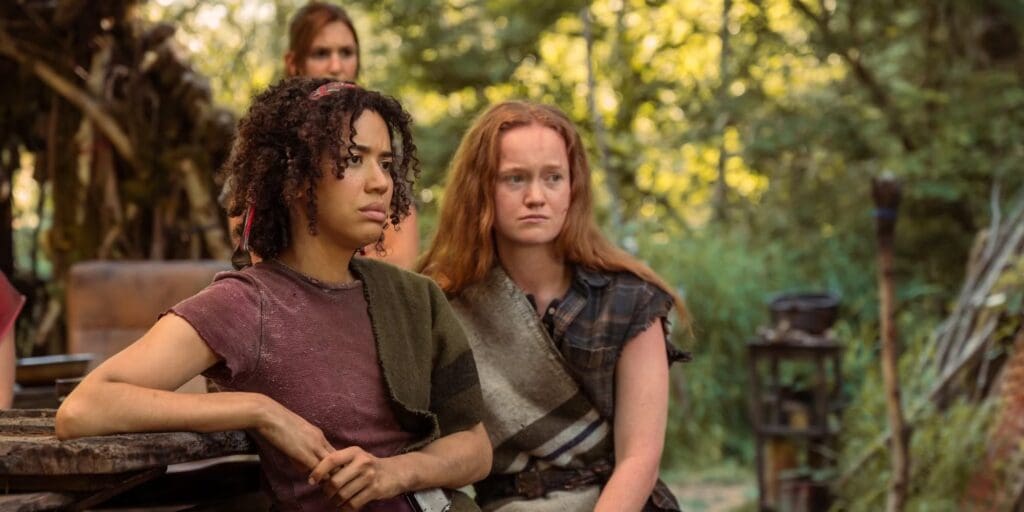 Yellowjackets 시즌 3의 Jasmin Savoy Brown과 Liv Hewson