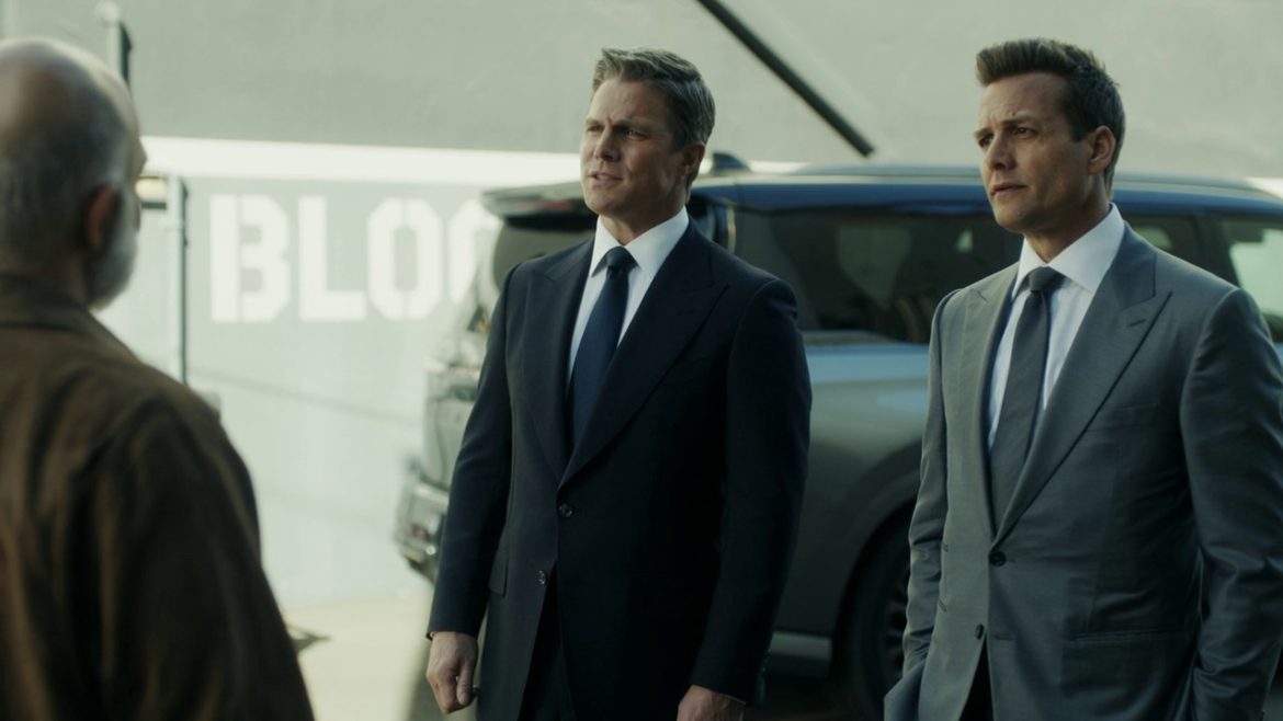 Stephen Amell and Gabriel Macht in Suits LA