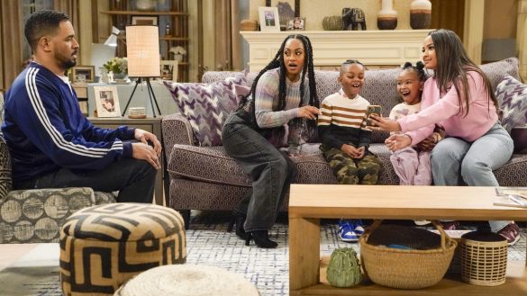 Damon Wayans Jr, Tetona Jackson, and Amara Wayans in Poppa
