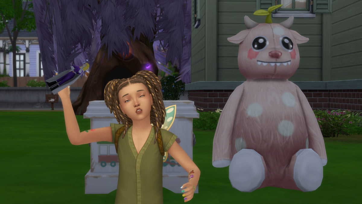 Un niño Sim jugando con un juguete de superhéroe por un animal de peluche en los Sims 4