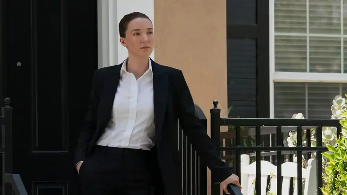 Nicole Brydon Bloom in Paradise Season 2