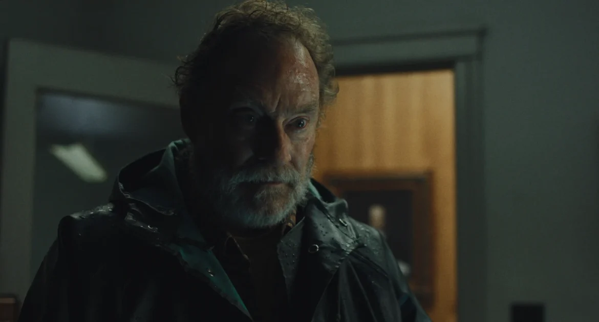 Resumen de la temporada 1, episodio 9 de 'Widow's Bay': una tormenta furiosa y una lección de historia
